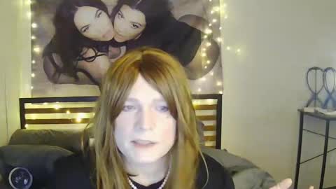 Snapshot of smashingsamantha chatting on October 8, 3:13 am SmashingSamantha online show from October 8, 3:13 am