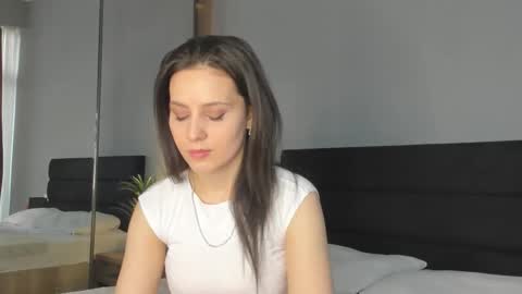 Bella online show from October 18, 9:02 am