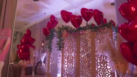 Mia online show from February 20, 6:26 am