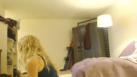 smitheight online show from March 2, 3:02 am