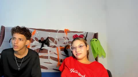 JONH SMITH AND ALIX SMITH online show from October 17, 2:21 pm