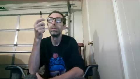 smoke-4-me online show from October 19, 5:39 pm