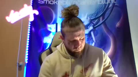 smoke online show from March 18, 11:49 am