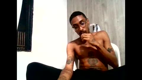 smokepurxxx online show from April 17, 4:37 am