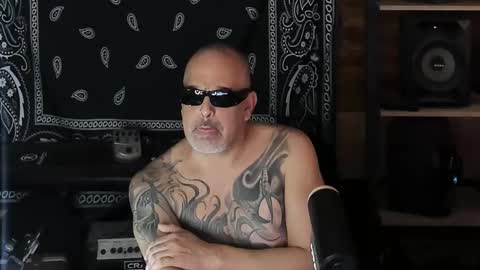Smokey915 online show from February 16, 5:15 pm