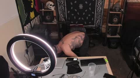 Smokey915 online show from January 24, 11:59 am