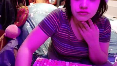 DIAN dee-ann online show from December 3, 1:04 am