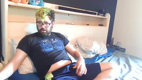 snackonzach online show from September 21, 2:43 pm