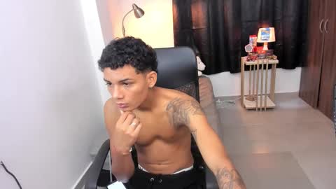 snak_master1 online show from November 3, 4:41 pm