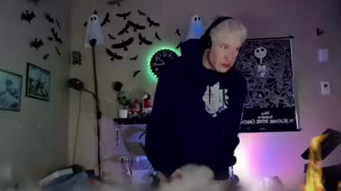 Viiscount  Snarfle Von Snarfenberg online show from December 1, 10:12 pm