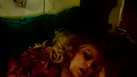 Snazzyteez online show from October 4, 3:48 am