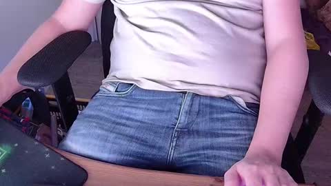 Sneakybill online show from November 24, 9:24 pm