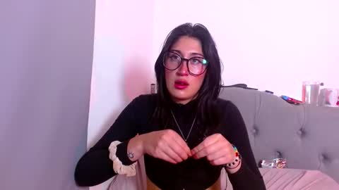 IG     OF red moonn online show from October 10, 4:51 am