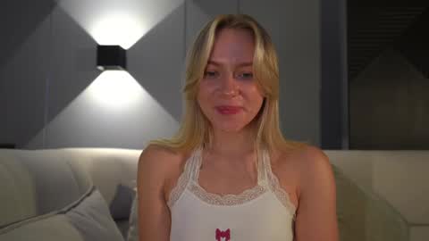 Candice Snow online show from January 22, 4:44 pm