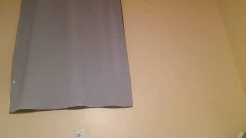 Snowie eyes online show from November 15, 11:17 pm