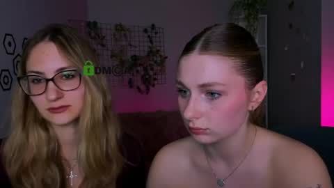 so_hot_rosalie online show from April 21, 7:32 pm