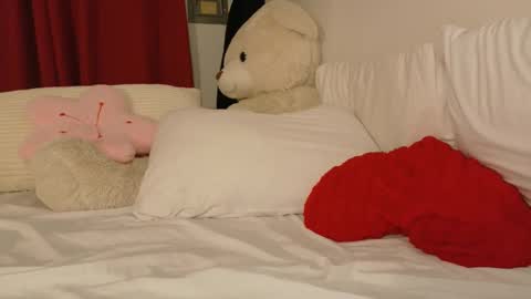 Babygirl Ivy online show from October 6, 1:12 am