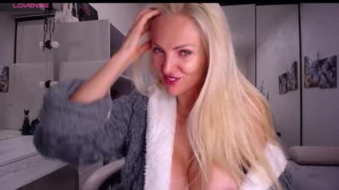 Monna online show from October 14, 5:05 pm