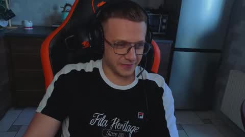 kluvr4 online show from February 26, 8:07 am