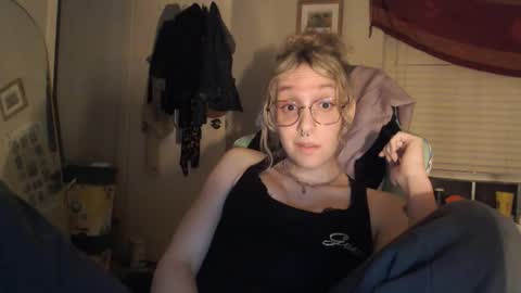 Lilytea online show from March 13, 1:53 am