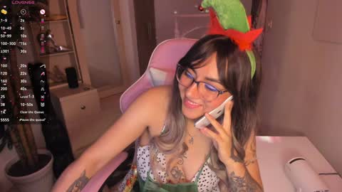 Sophie online show from December 4, 9:40 pm