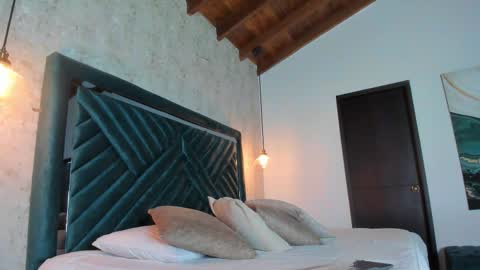 Sofi online show from December 15, 11:17 am