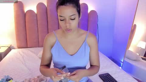 sofi smith online show from February 18, 7:30 pm