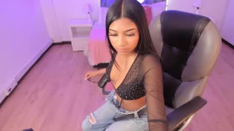 sofia_collen_ online show from January 15, 8:28 pm