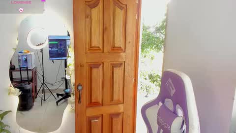 sofia online show from October 12, 8:43 pm