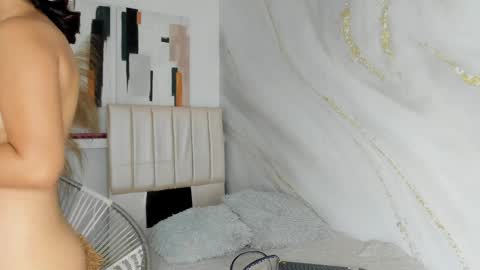 Sofi  online show from April 4, 7:21 pm