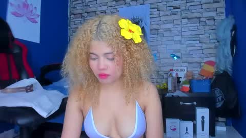 Snapshot of sofiacastillo01 chatting on February 25, 4:46 pm sofiacastillo01 online show from February 25, 4:46 pm