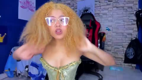 Snapshot of sofiacastillo01 chatting on February 15, 5:39 pm sofiacastillo01 online show from February 15, 5:39 pm
