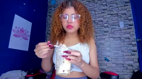 Snapshot of sofiacastillo01 chatting on February 11, 1:20 pm sofiacastillo01 online show from February 11, 1:20 pm