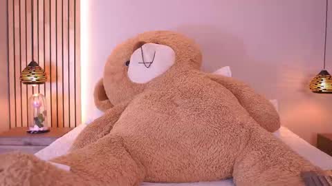 Snapshot of sofiacortez chatting on September 17, 12:41 pm Sofia online show from September 17, 12:41 pm