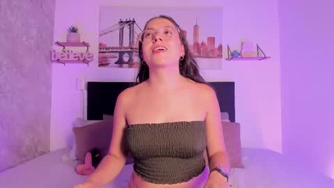 sofialujan_ online show from February 21, 2:25 am