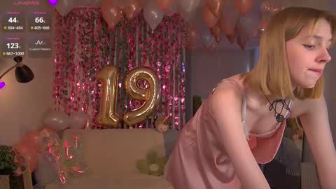 Sofia Help me overcome shynes with 100 thumbs up online show from February 20, 2:44 am