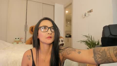SOFIA independent model  online show from February 9, 2:50 pm