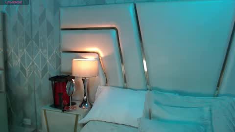 Sofia Stanley online show from November 10, 11:57 am