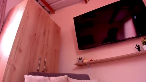 sofiavelez01 online show from May 18, 4:13 pm