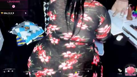 Vicky  online show from February 5, 10:30 am