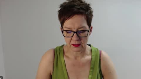 Sofie Velvet online show from January 6, 6:17 am