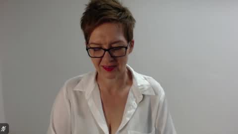 Sofie Velvet online show from April 16, 6:24 am