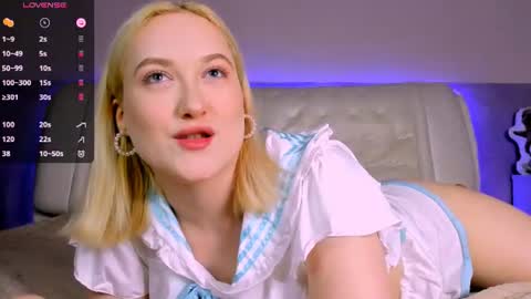 sofilunaria online show from July 25, 8:34 am