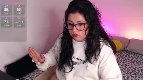 Lau  online show from October 17, 3:38 pm