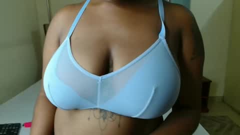 softlysinful online show from October 28, 5:58 pm