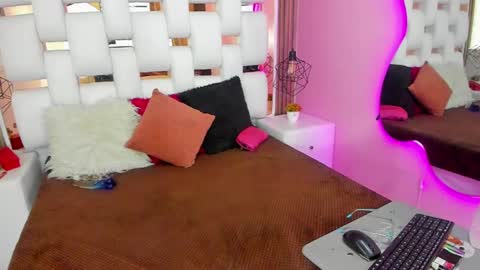 Sol Evans online show from February 25, 4:14 pm