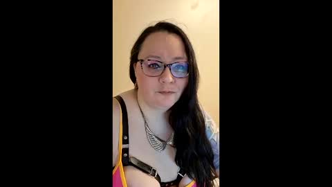 sologirl81 online show from February 24, 6:33 pm