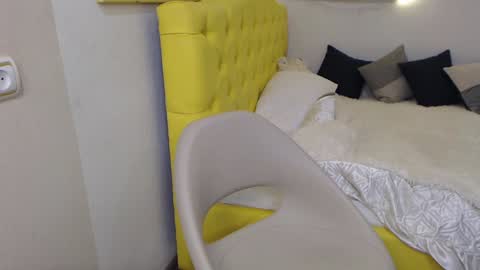 Snapshot of sondrariddle chatting on February 6, 1:16 am sondrariddle online show from February 6, 1:16 am