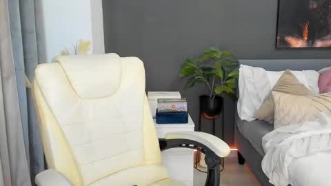 Sonia  Rey online show from February 28, 9:08 pm