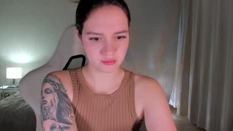 Snapshot of sonia_moon_ chatting on January 14, 1:26 am sonia_moon_ online show from January 14, 1:26 am